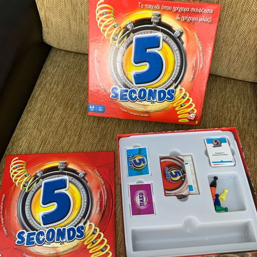 5 Seconds board game used, all time classic, complete box