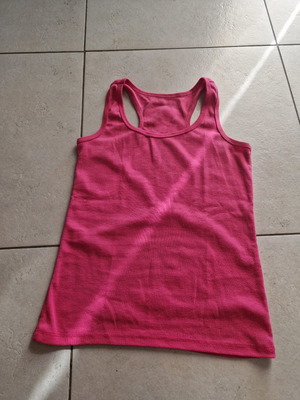 Pink tank top used in good condition, size S