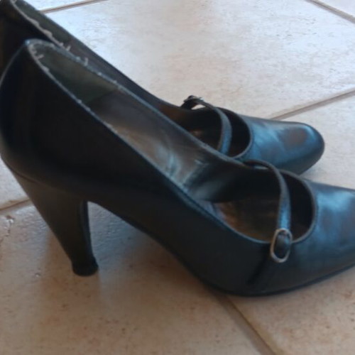 Elite leather pumps size 38 like new, black