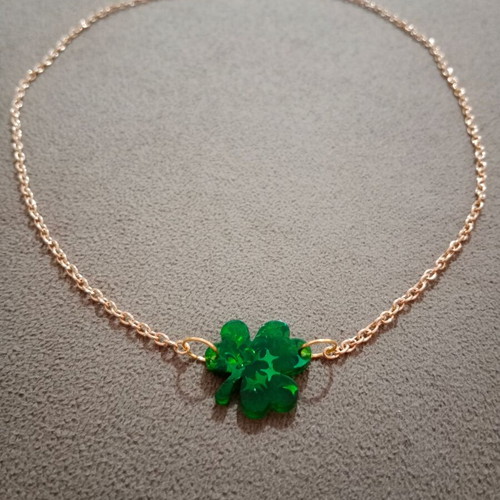 Clover Necklace new, green and gold