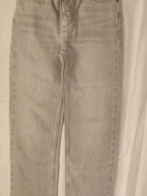 Jeans Zara σχεδόν αφόρετα, γκρι και μαύρο, νούμερα 8 και 9, 3 τεμάχια