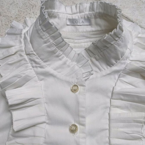 Lola shirt with pleated ruffles like new, white, size M