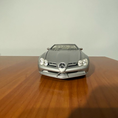 Mercedes Vision SLR 1/18 Maisto like new, without box