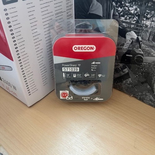Oregon CS1500 self-sharpening electric chainsaw like new