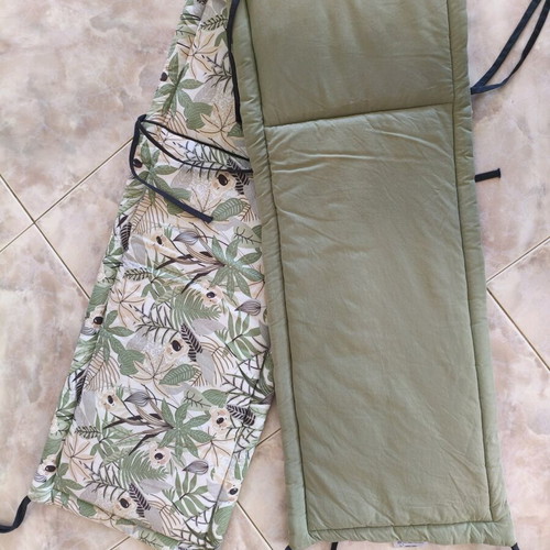 Jukki crib bumper like new for baby bed