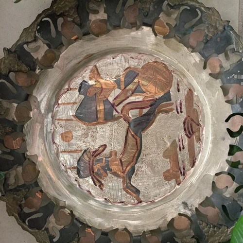Decorative hanging plate used, lightweight metal, 29cm diameter