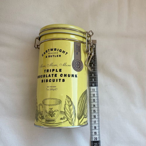 Tin box like new