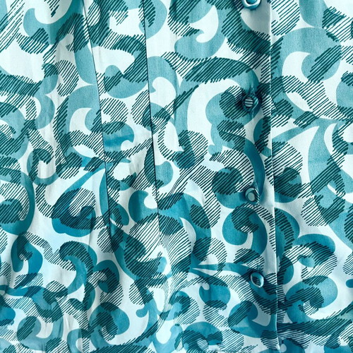 Short-sleeve shirt used, blue and turquoise, v neck with pointed collar