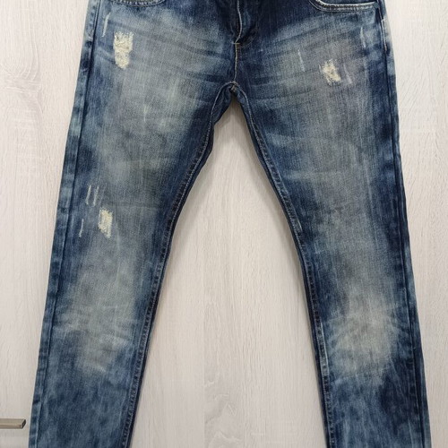 Desigual jeans with embroidered waist, like new