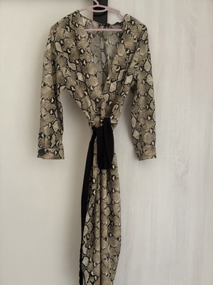 Zara jumpsuit with snakeskin print new, size medium