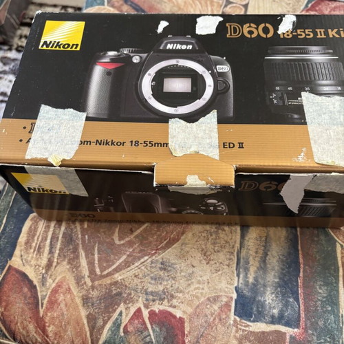 Nikkon D60 camera like new