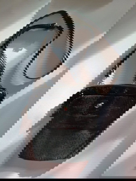 Guess τσαντακι