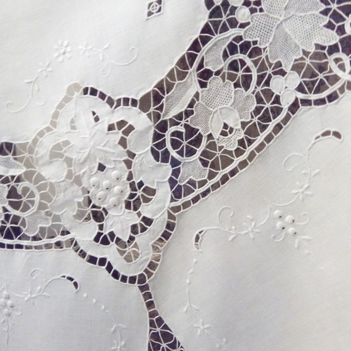 Handmade round tablecloth with kopaneli lace and white embroidery, new