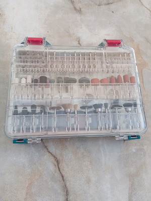 Accessory case with 357 pieces new
