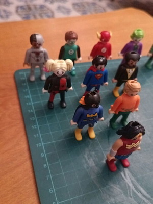 Playmobil DC Comics σετ 11 φιγούρες από αυγά Kinder Surprise