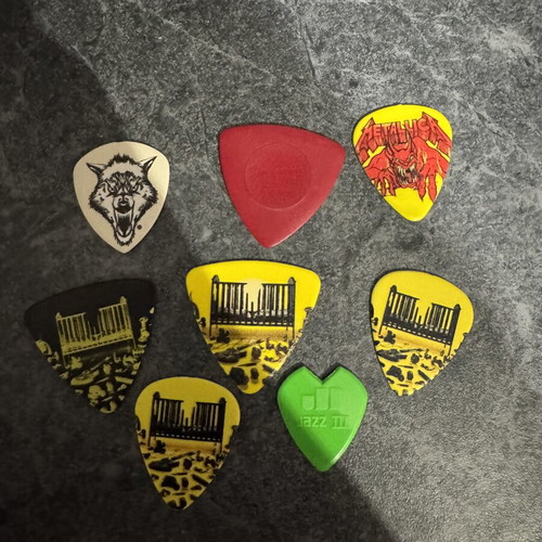 Metallica M72 tour guitar picks