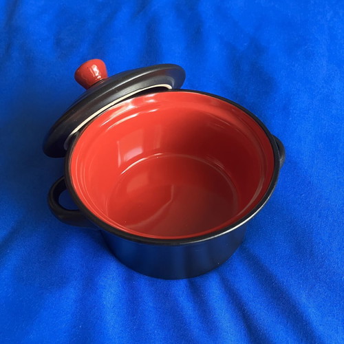 Ceramic baking set with square baking dish and round pot with lid
