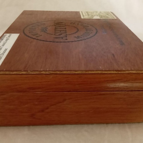 Ashton Magnum cigar box used, wooden
