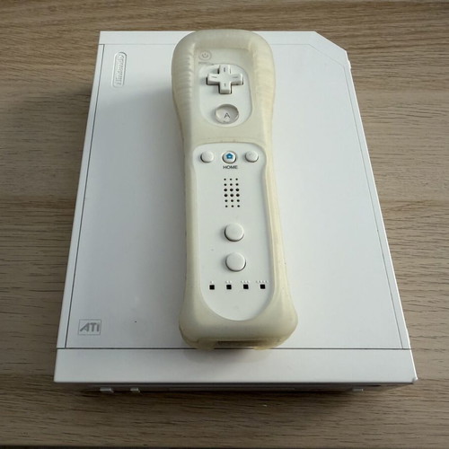 Nintendo Wii Console with Wii Remote like new