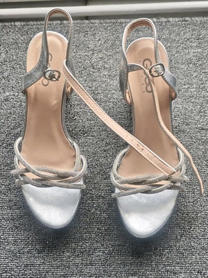 Wedding shoes silver pumps like new, 10 cm heel size 39