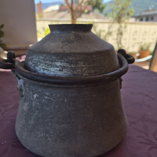 Vintage copper cooking pot with lid, antique 50+ years