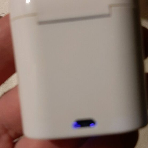Bluetooth wireless earbuds new, white color, excellent sound quality