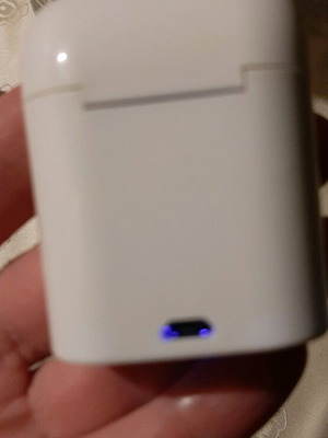 Bluetooth wireless earbuds new, white color, excellent sound quality