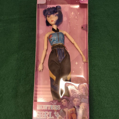 Demon Hunters Zoey collectible children's doll, new