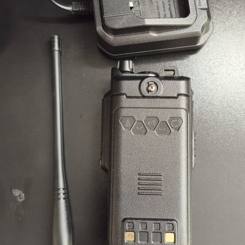 Baofeng UV 9R Transceiver like new with antenna battery charger