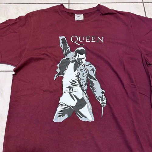 Queen Freddie Mercury T-shirt like new, red, size M