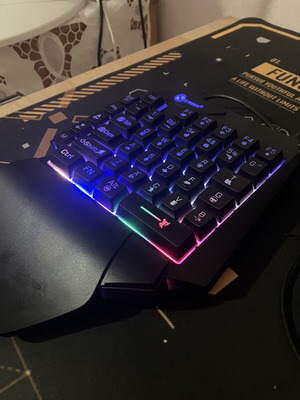 GK103S RGB гейминг едноръчен клавиатура нова за компютър и мобилни