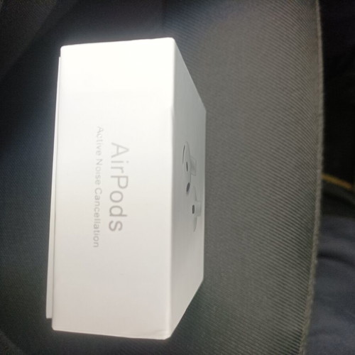 AirPods 4 used, like new with box