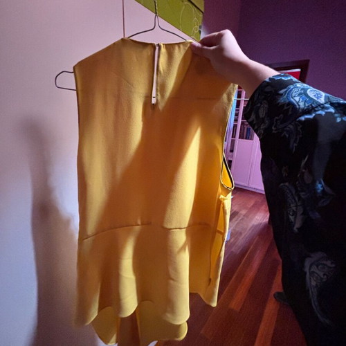 Zara blouse yellow like new, size S with tail hem