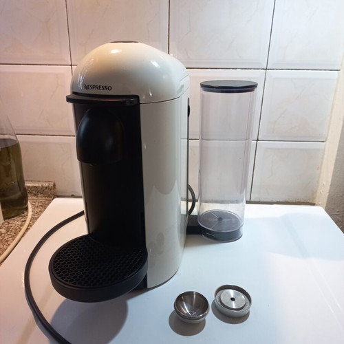 Nespresso Vertuo coffee machine with inox capsule, like new