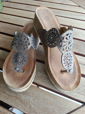 Δερμάτινα πέδιλα Patrizia Boutique μεταχειρισμένα, μέγεθος 37, μπεζ και καφέ
