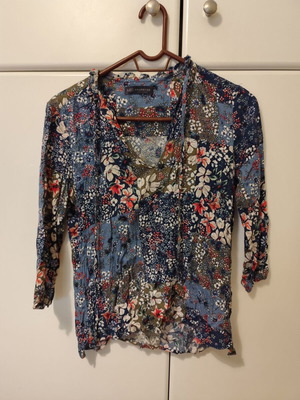 M&s μπλούζα μέγεθος UK 8 EUR 36 σαν καινούργιο