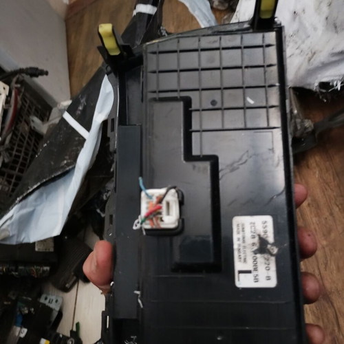 Toyota Auris climate control panel used 55900-02220-B