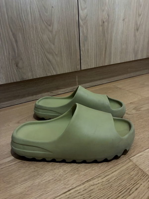 Adidas Yeezy παντόφλες μέγεθος 42 μπεζ