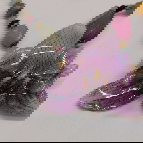 Колие с естествен цвят на орхидея изработено по поръчка