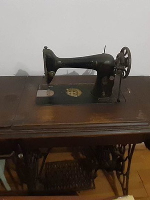 Ραπτομηχανή SNGER με έπιπλο μεταχειρισμένη