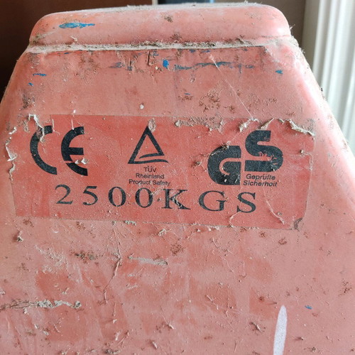 Pallet truck used 2,500 tons