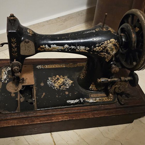 Singer Vintage Sewing Machine 1906 used, collectible