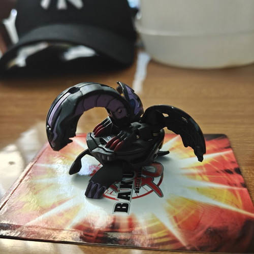 Bakugan Apollonir Darkus figure