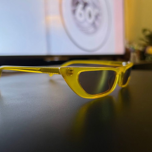 Kendall+Kylie sunglasses used, yellow with mirror lenses