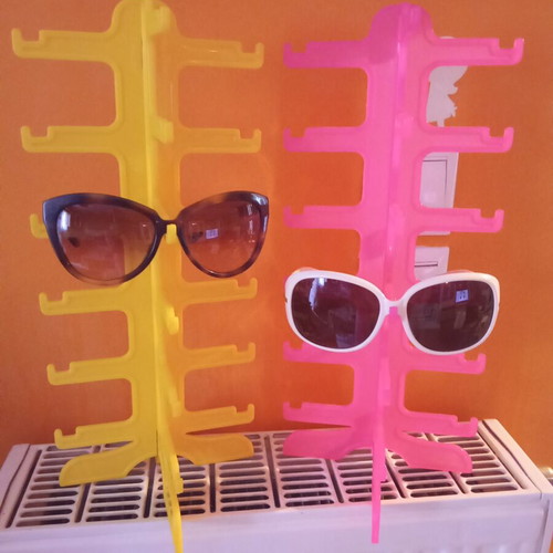 Stand for glasses like new, pink and yellow, pack of 2