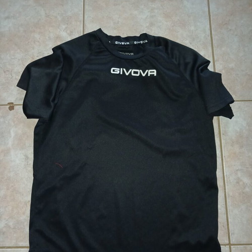 Givova men's t-shirt used, size S, black