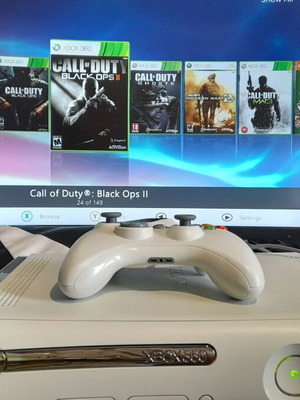 Xbox 360 320GB τσιπαρισμένη κονσόλα σαν καινούργια με 140+ παιχνίδια και emulators