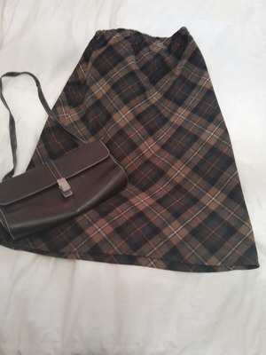 Skirt like new, size M 38 10, gift bag included