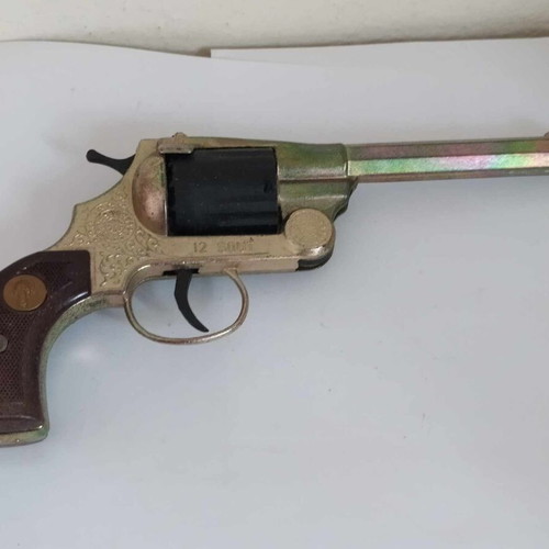 Pilaz large toy pistol like new with 12 shots