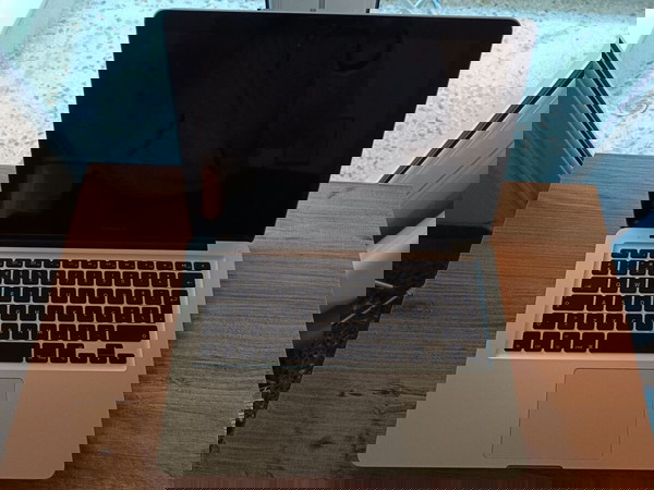 MacBook Pro (13 inch, mid 2012)